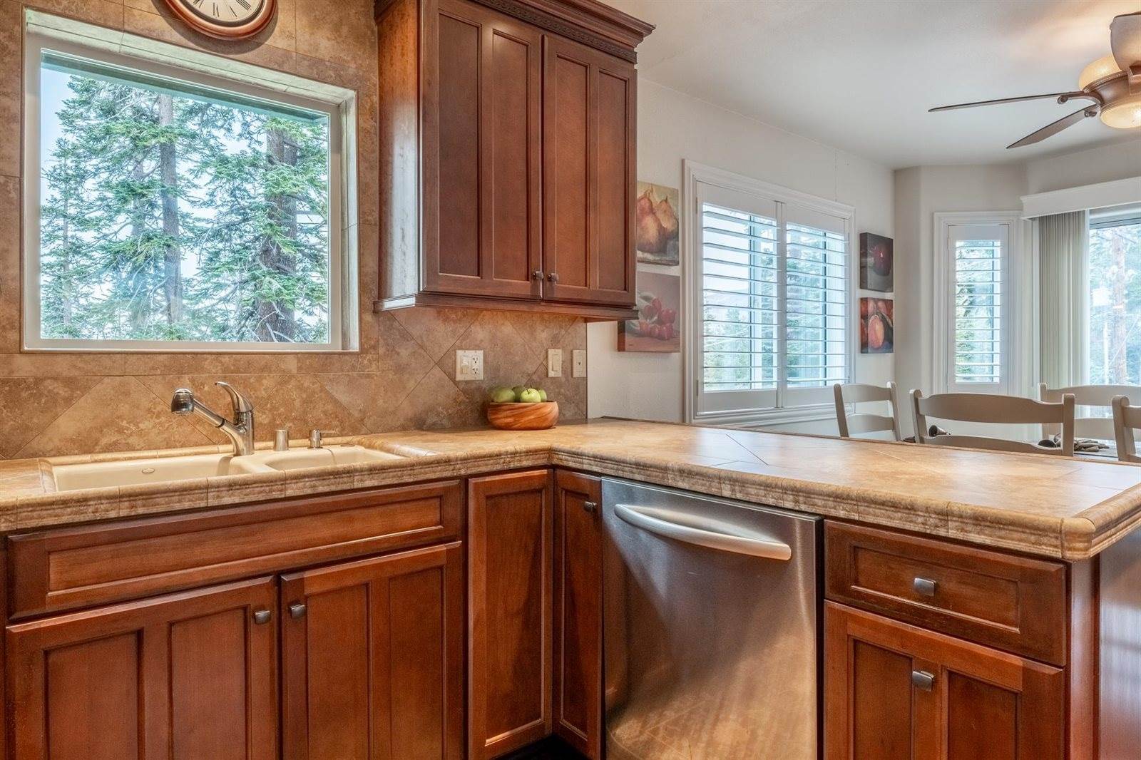 236 Davison Road, Mammoth Lakes, CA 93546