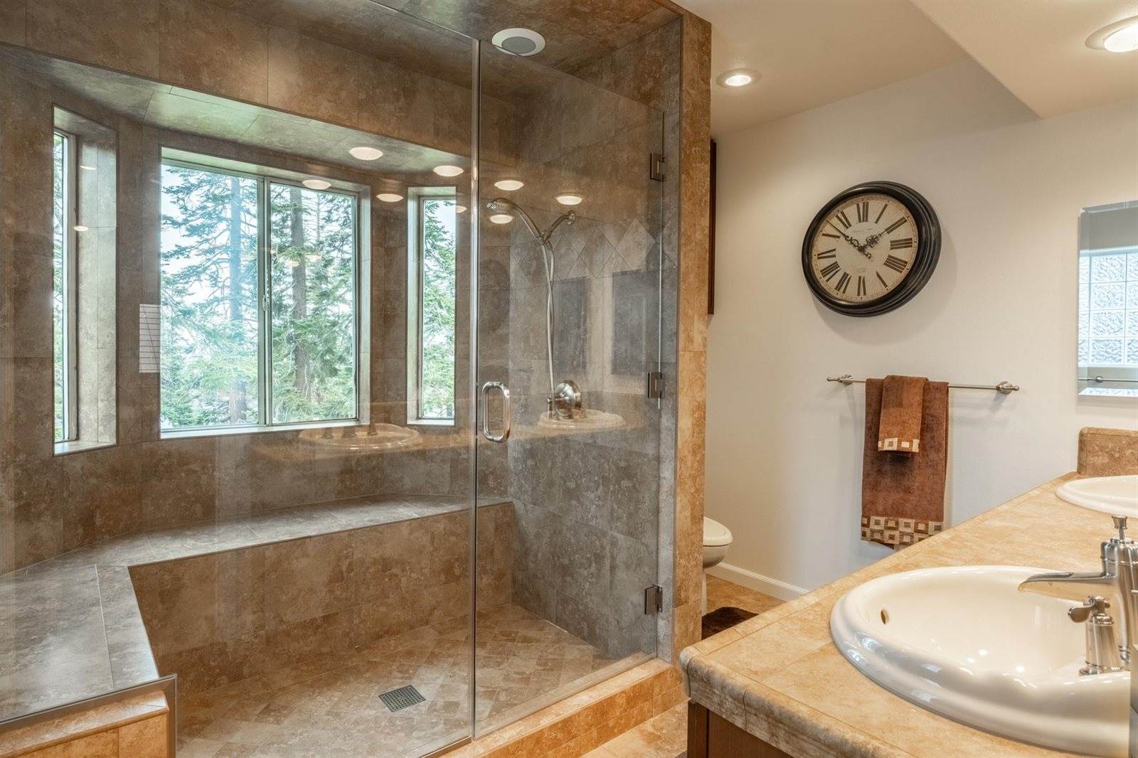 236 Davison Road, Mammoth Lakes, CA 93546