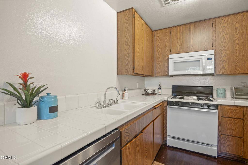 644 Thoreau Lane, Ventura, CA 93003