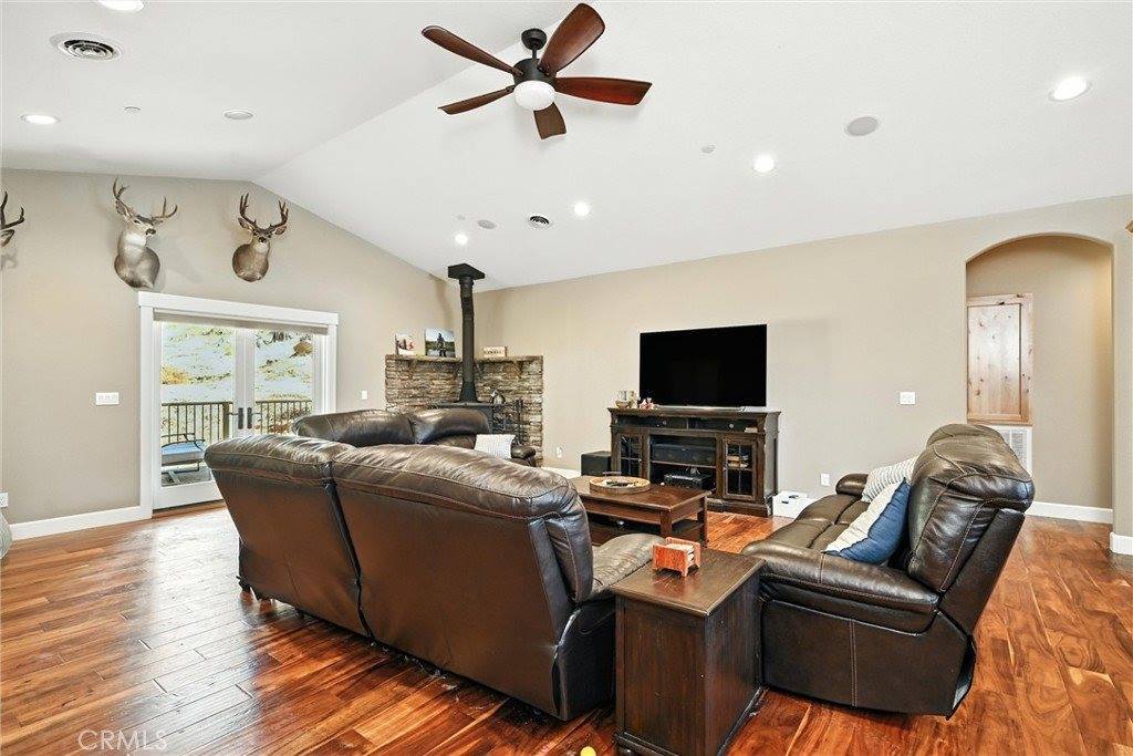 9482 Hoberg Drive South, Cobb, CA 95426