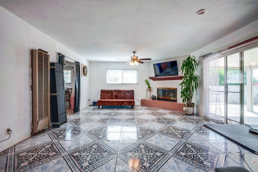 301 West Easton Street, Rialto, CA 92376