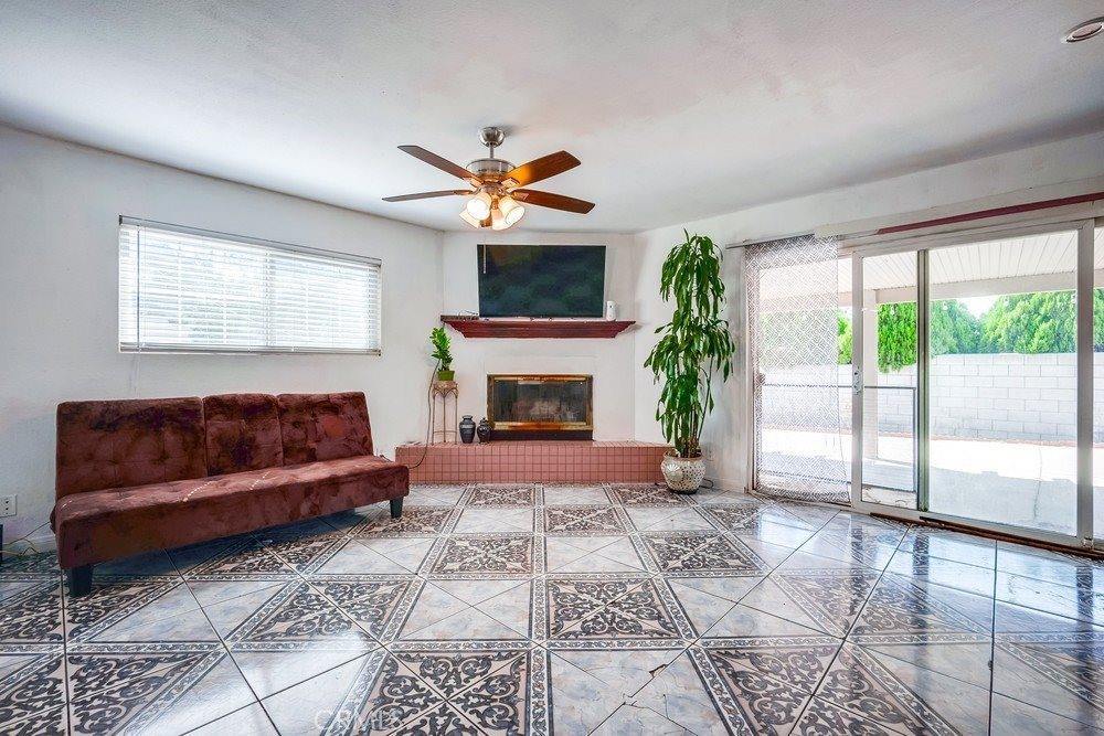 301 West Easton Street, Rialto, CA 92376