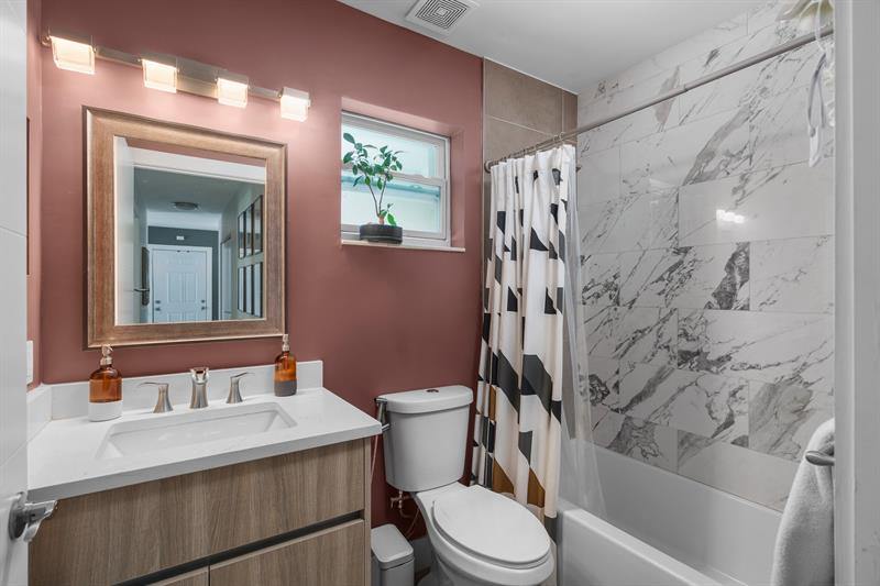 121 NW 45th St, Fort Lauderdale, FL 33309