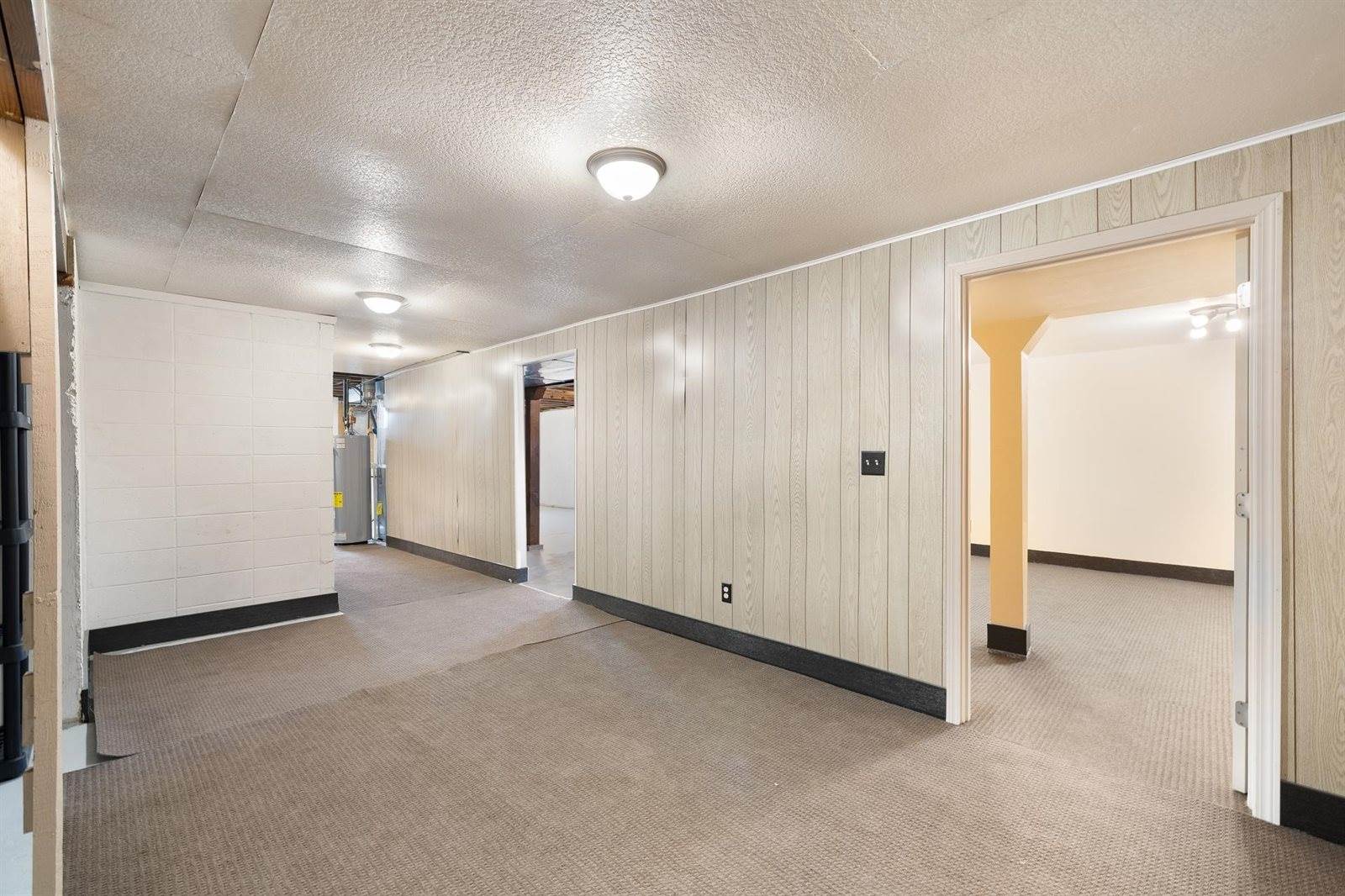 1817 2nd Ave NW, Minot, ND 58703