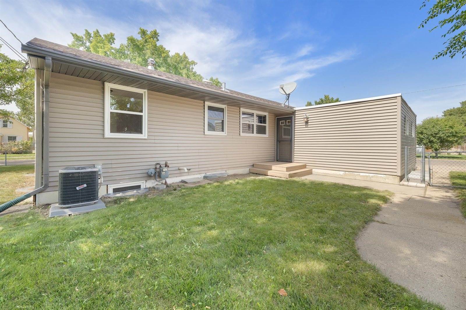 1817 2nd Ave NW, Minot, ND 58703