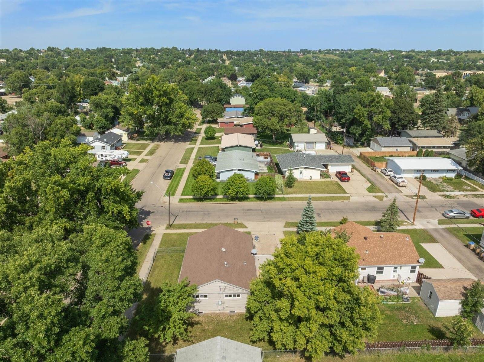 1817 2nd Ave NW, Minot, ND 58703