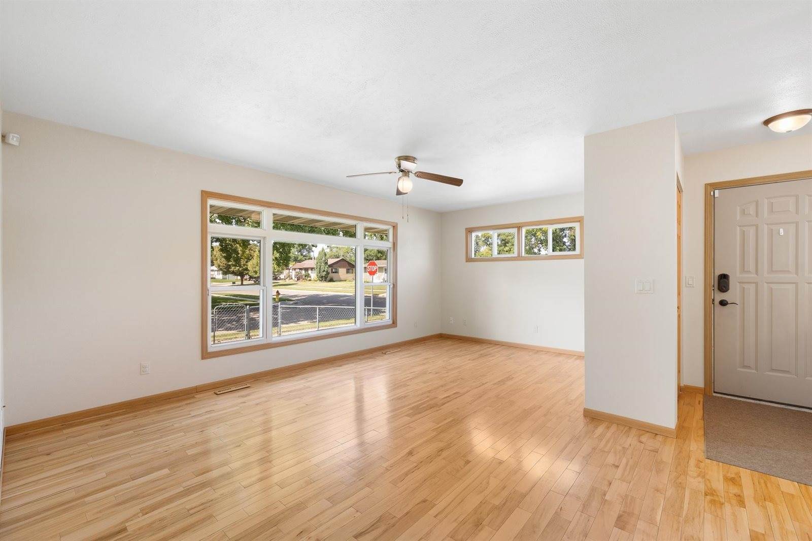 1817 2nd Ave NW, Minot, ND 58703