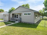 1817 2nd Ave NW, Minot, ND 58703