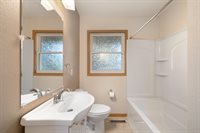 1817 2nd Ave NW, Minot, ND 58703