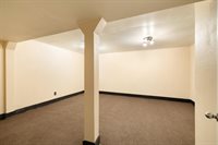 1817 2nd Ave NW, Minot, ND 58703