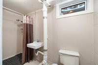 1817 2nd Ave NW, Minot, ND 58703