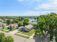 1817 2nd Ave NW, Minot, ND 58703