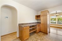 1817 2nd Ave NW, Minot, ND 58703