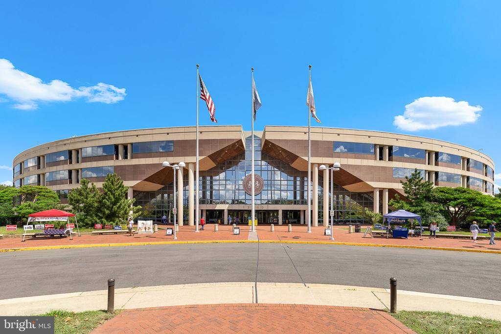 4401 Weatherington Lane, Fairfax, VA 22030