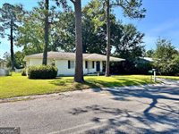 2202 Pioneer Street, Waycross, GA 31501