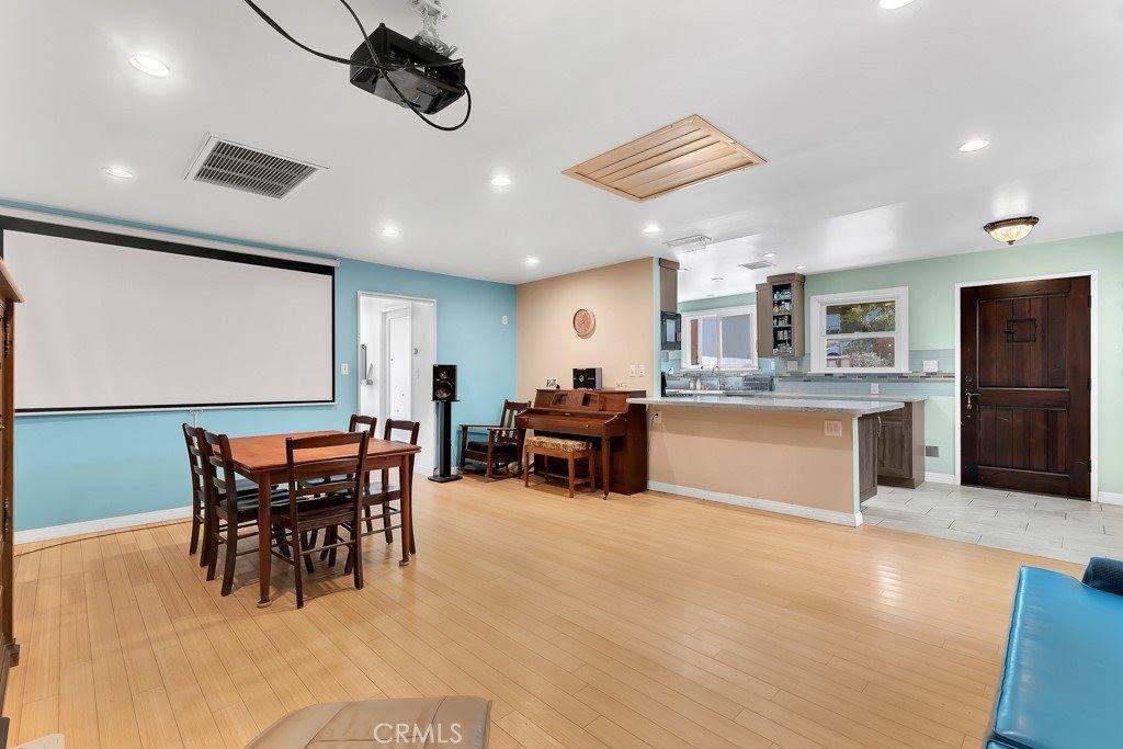 10549 Mcclemont Avenue, Tujunga, CA 91042