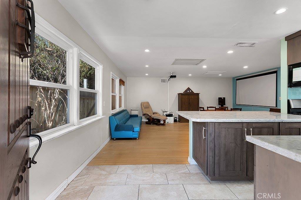 10549 Mcclemont Avenue, Tujunga, CA 91042