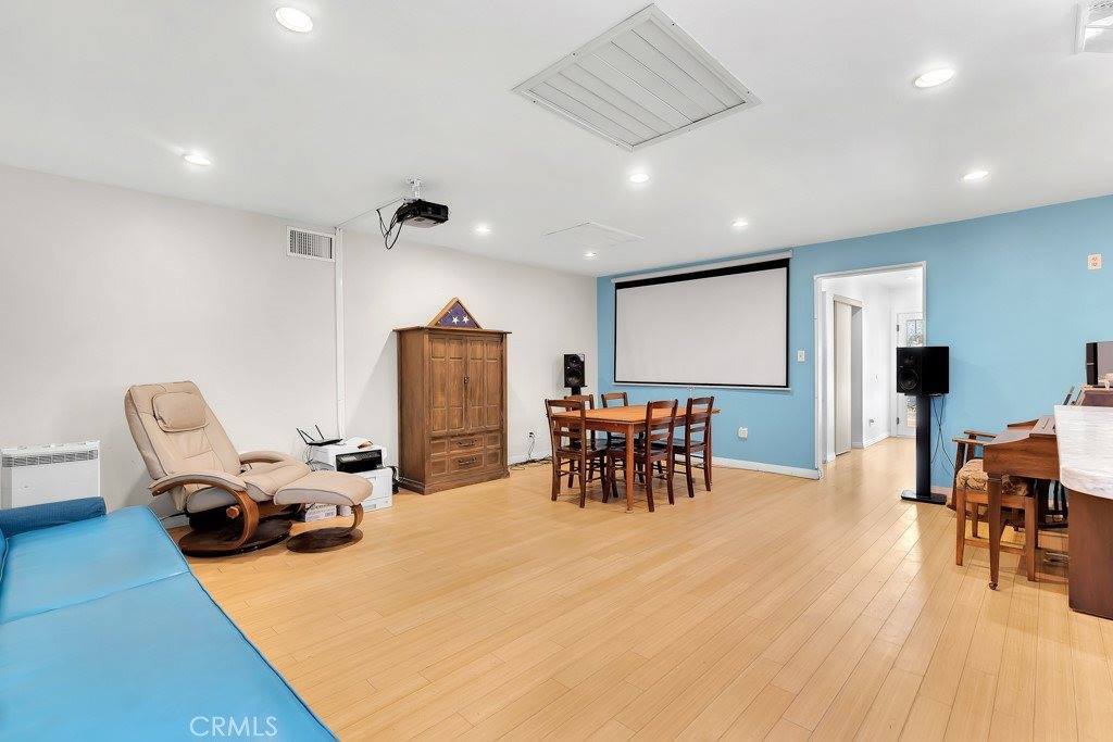 10549 Mcclemont Avenue, Tujunga, CA 91042