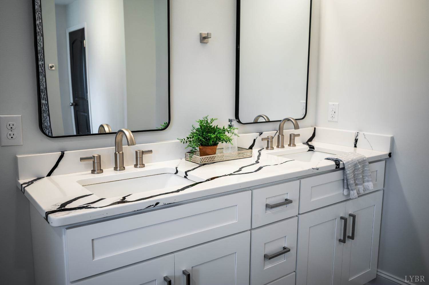 1761 Old Farm Road, Lynchburg, VA 24503