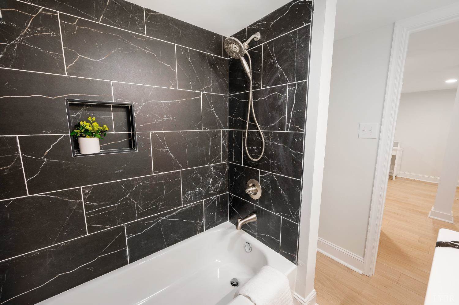 1761 Old Farm Road, Lynchburg, VA 24503