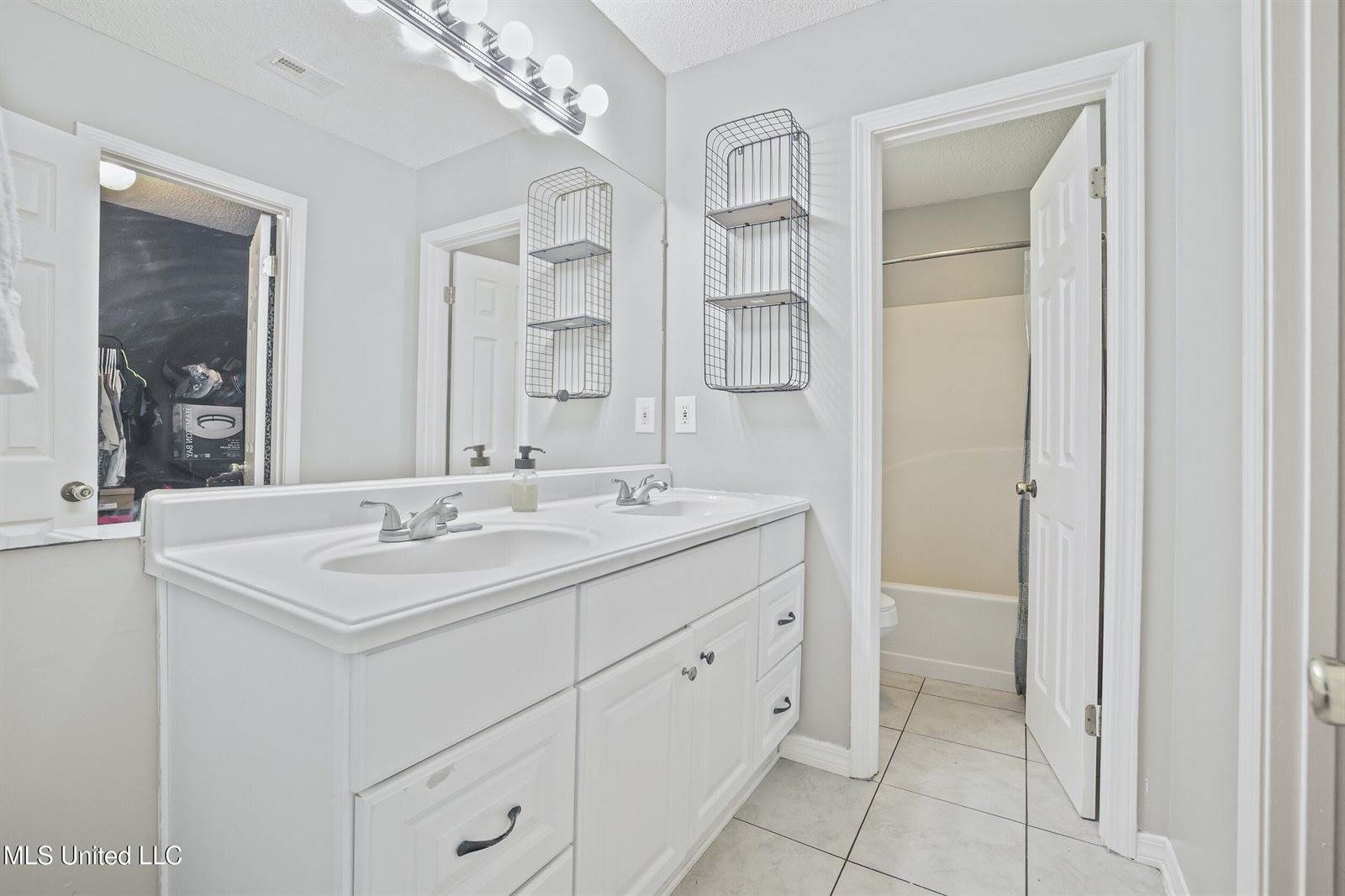 19627 West Wortham Road, Saucier, MS 39574