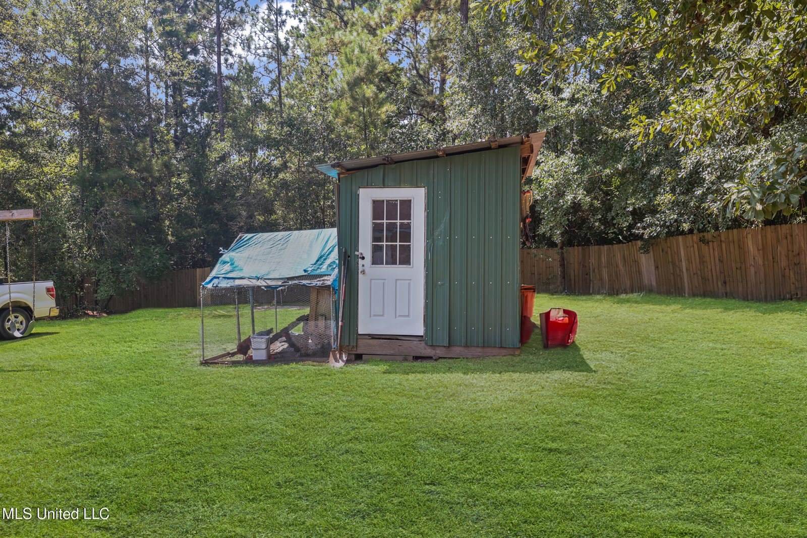 19627 West Wortham Road, Saucier, MS 39574