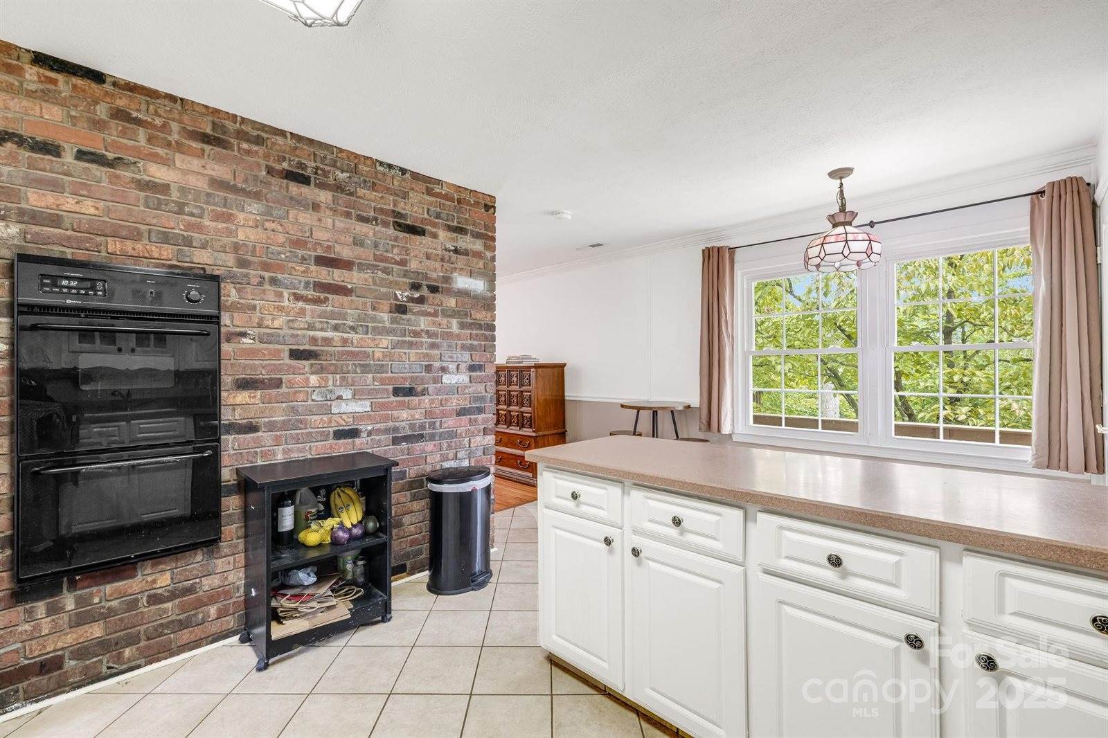 1 Glen Cove Road, Arden, NC 28704