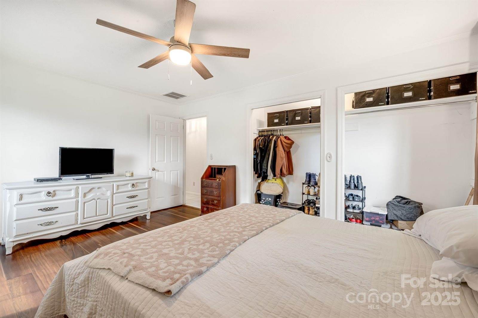 1 Glen Cove Road, Arden, NC 28704