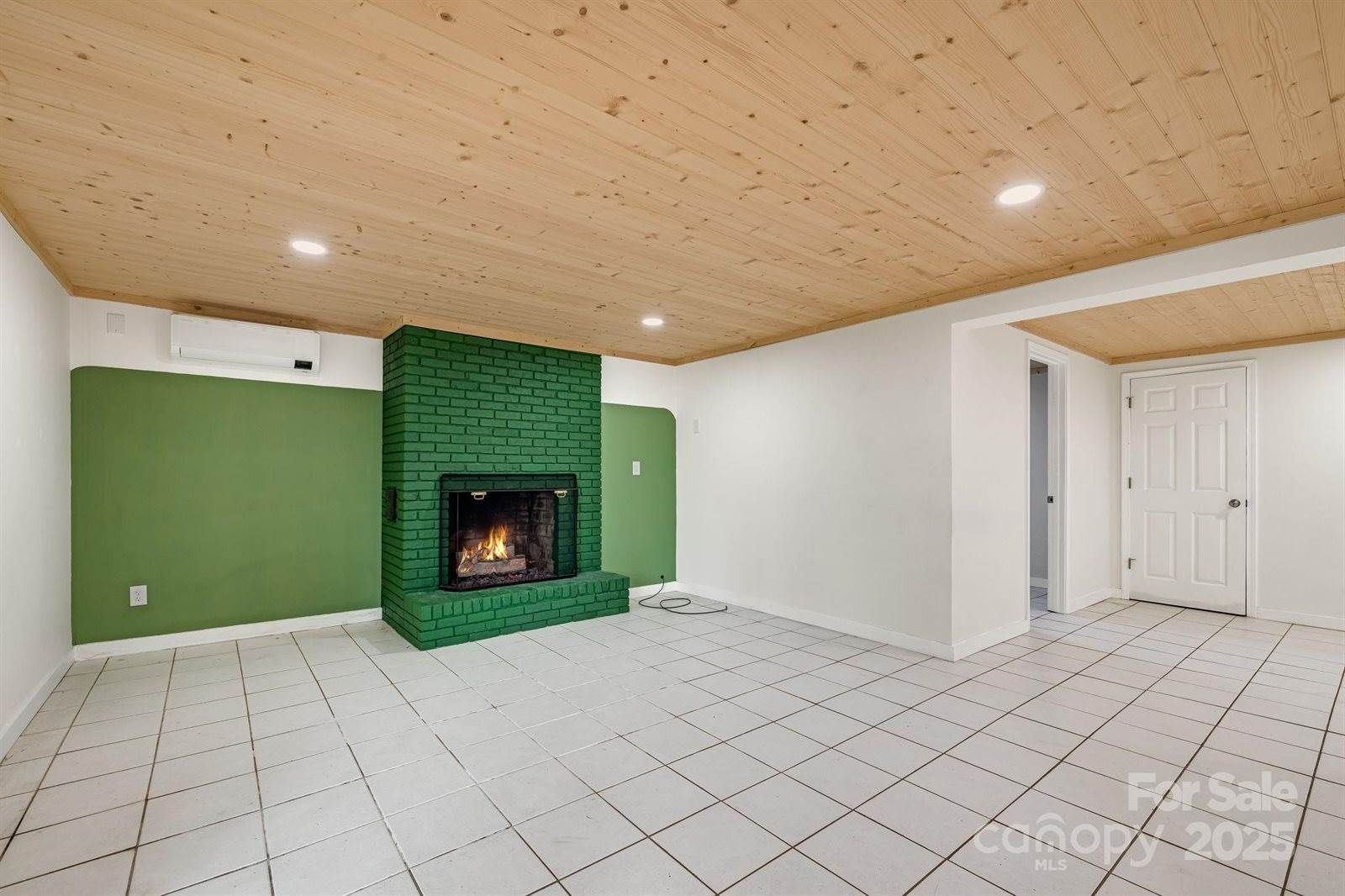 1 Glen Cove Road, Arden, NC 28704