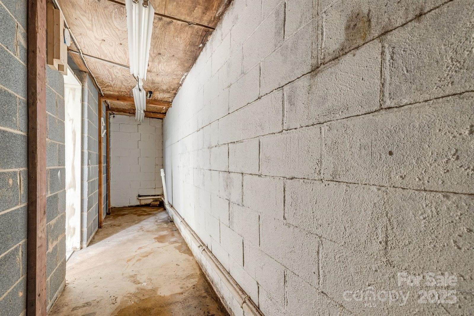 1 Glen Cove Road, Arden, NC 28704