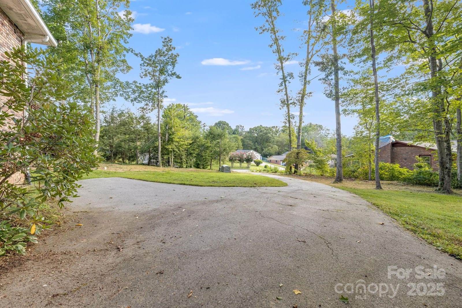 1 Glen Cove Road, Arden, NC 28704