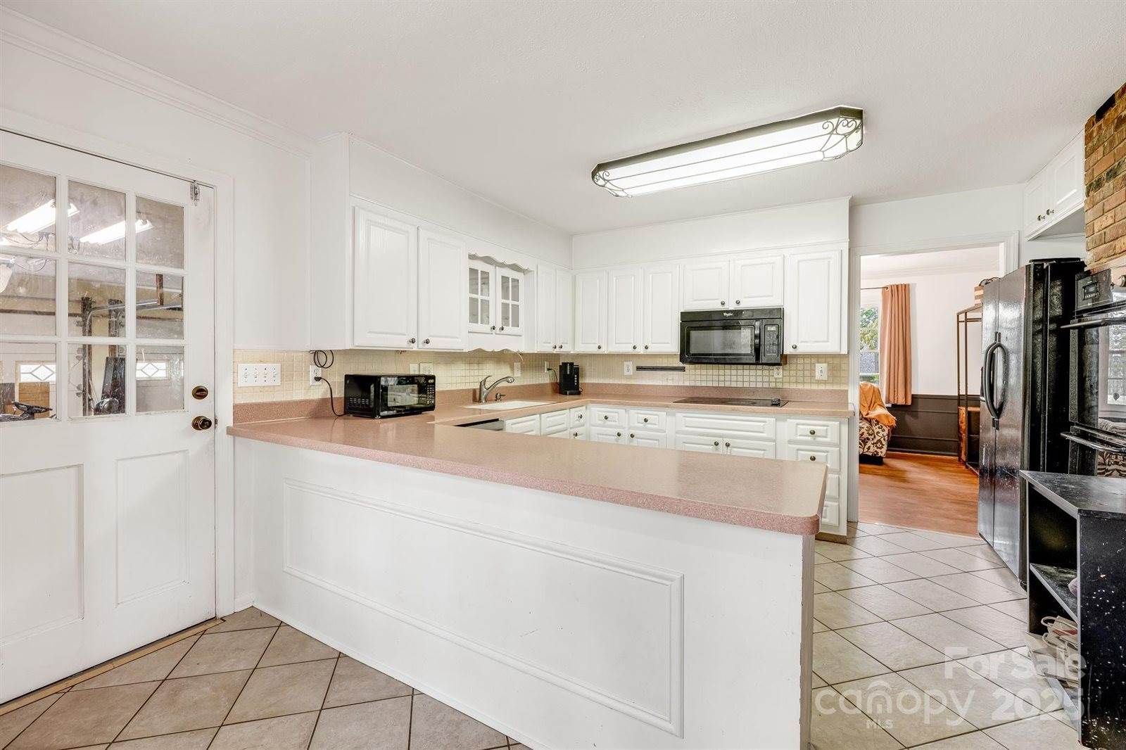 1 Glen Cove Road, Arden, NC 28704