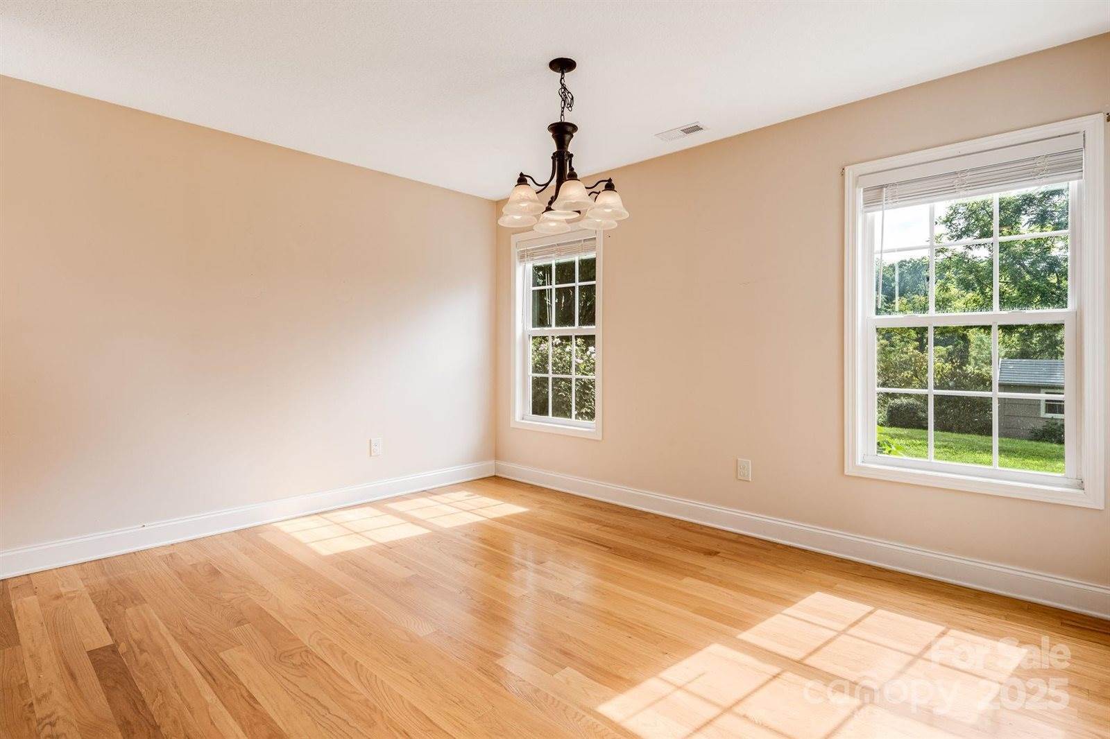 368 Bailey Mountain Road, Mars Hill, NC 28754