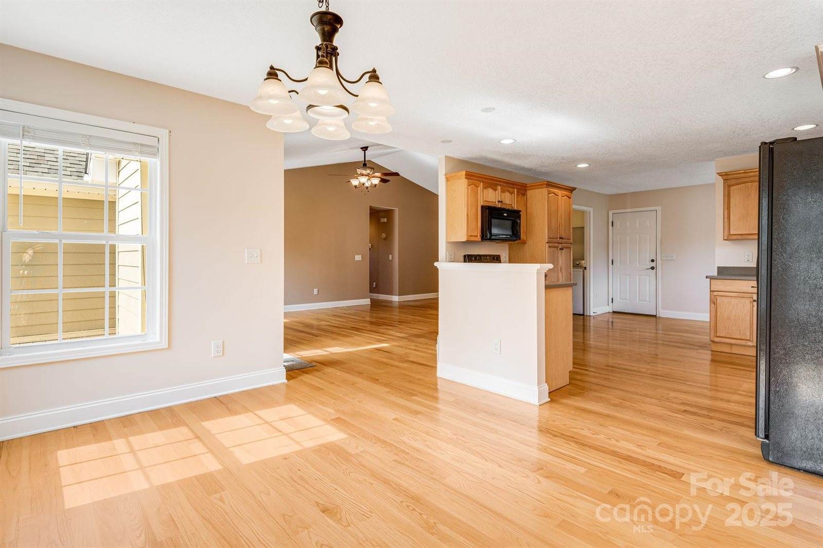 368 Bailey Mountain Road, Mars Hill, NC 28754