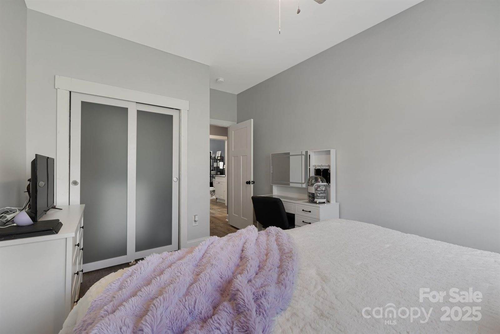 243 Leyland Circle, Hendersonville, NC 28792