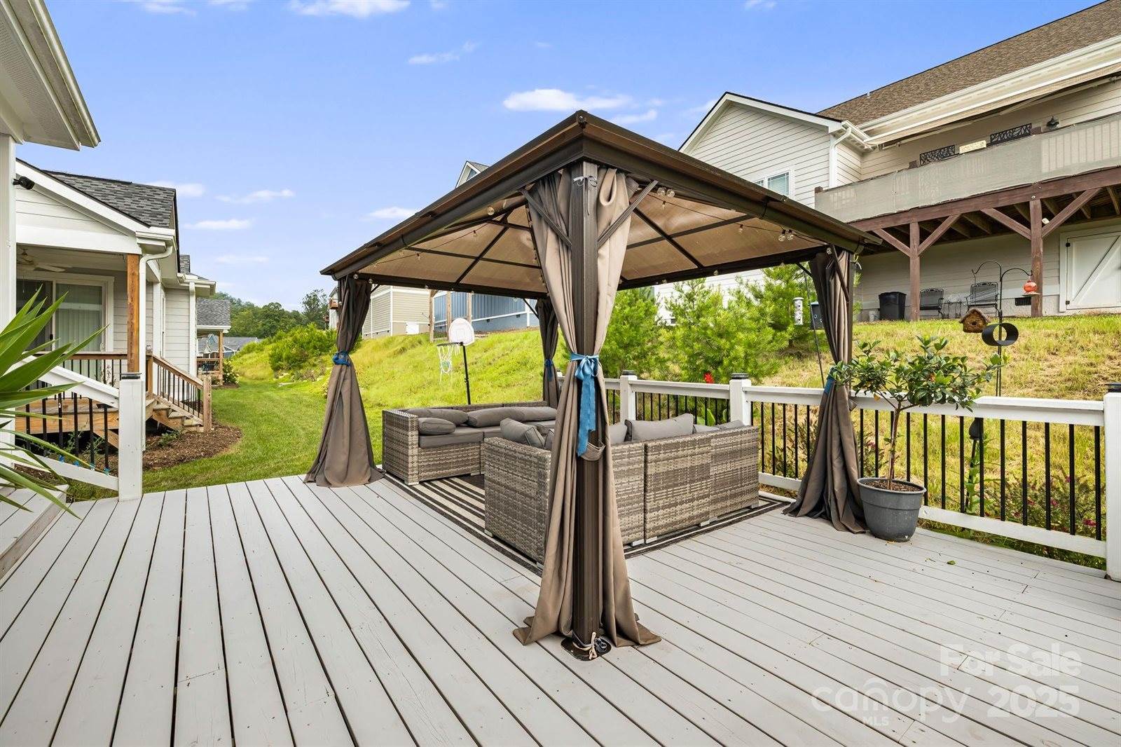 243 Leyland Circle, Hendersonville, NC 28792