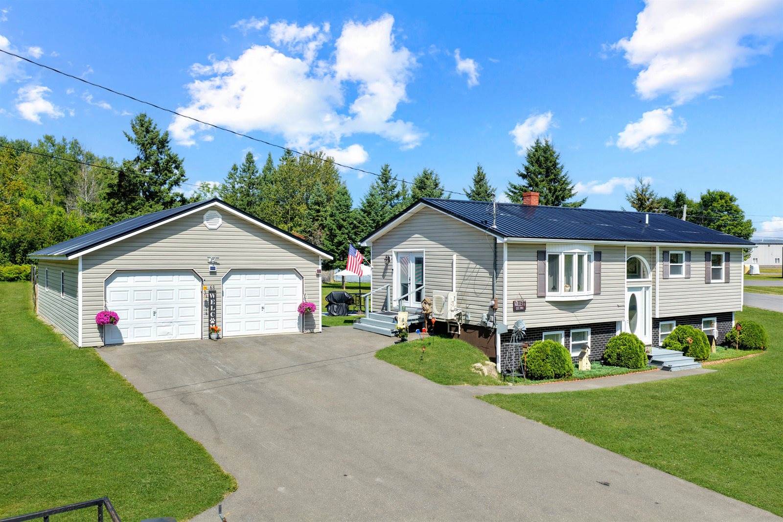 68 Fords Lane, Mapleton, ME 04757