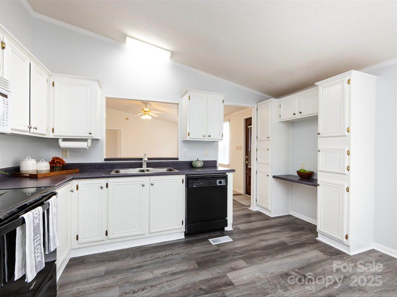 8220 Starnes Randall Road, Charlotte, NC 28215