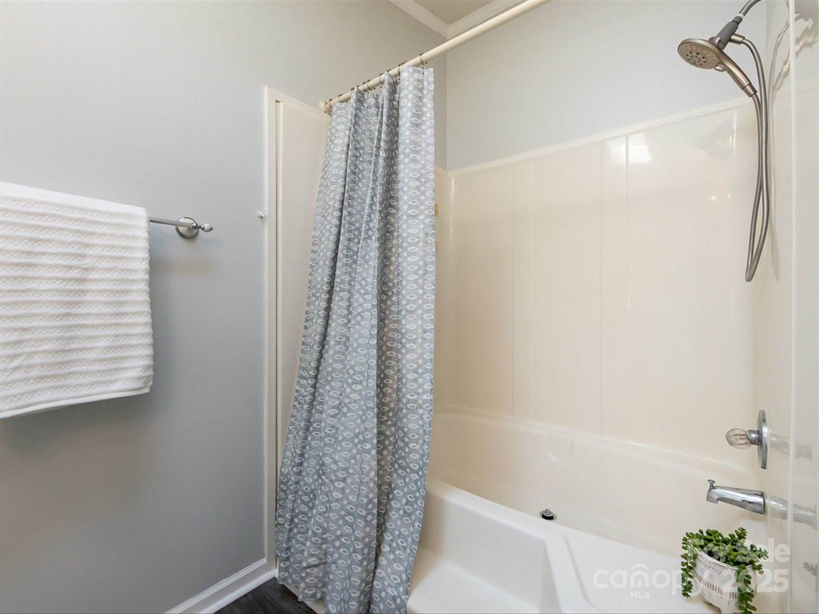 8220 Starnes Randall Road, Charlotte, NC 28215