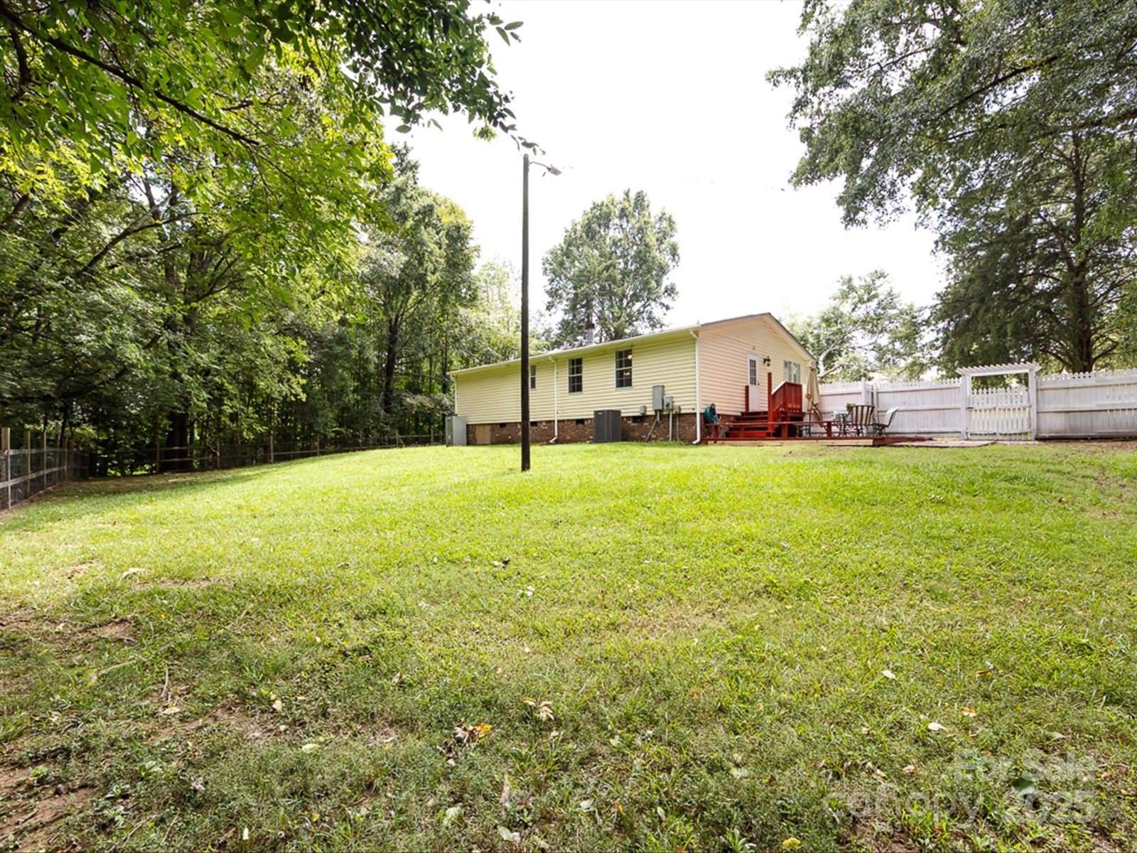 8220 Starnes Randall Road, Charlotte, NC 28215