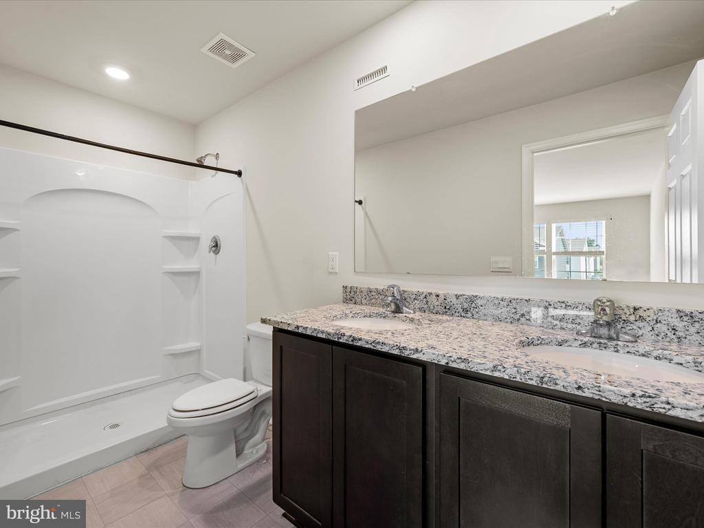 144 Baker Dr, Luray, VA 22835