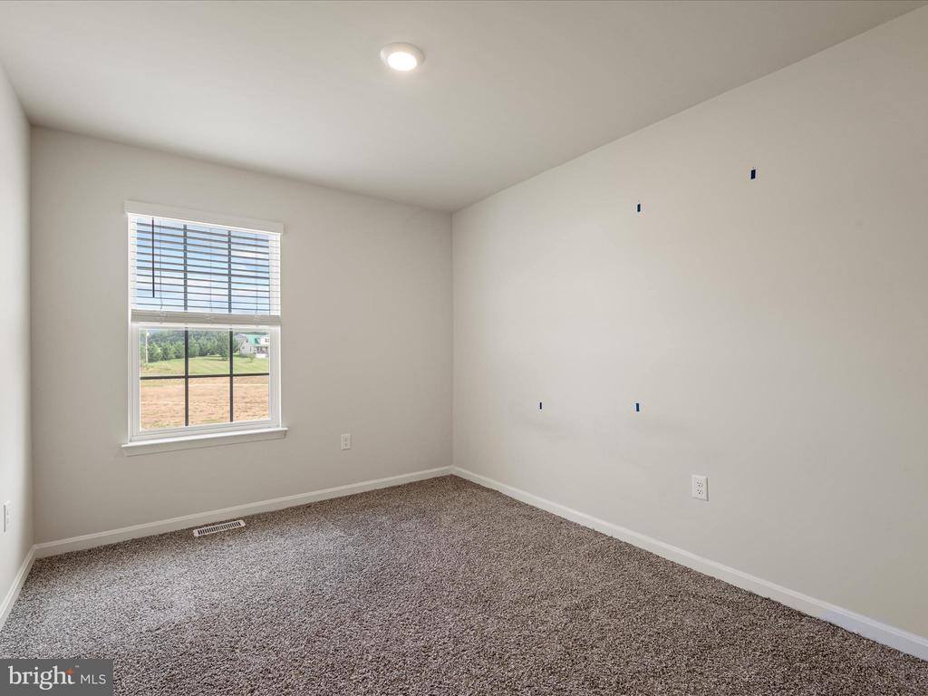 144 Baker Dr, Luray, VA 22835