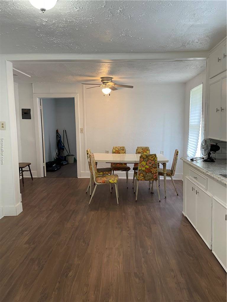 405 Woodrow Jackson Drive, Navasota, TX 77868