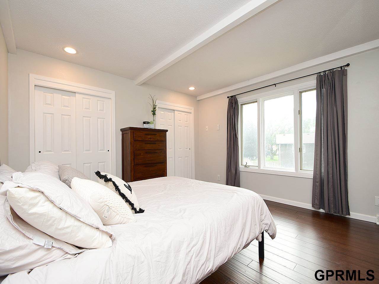 14911 Jefferson Circle, Omaha, NE 68137