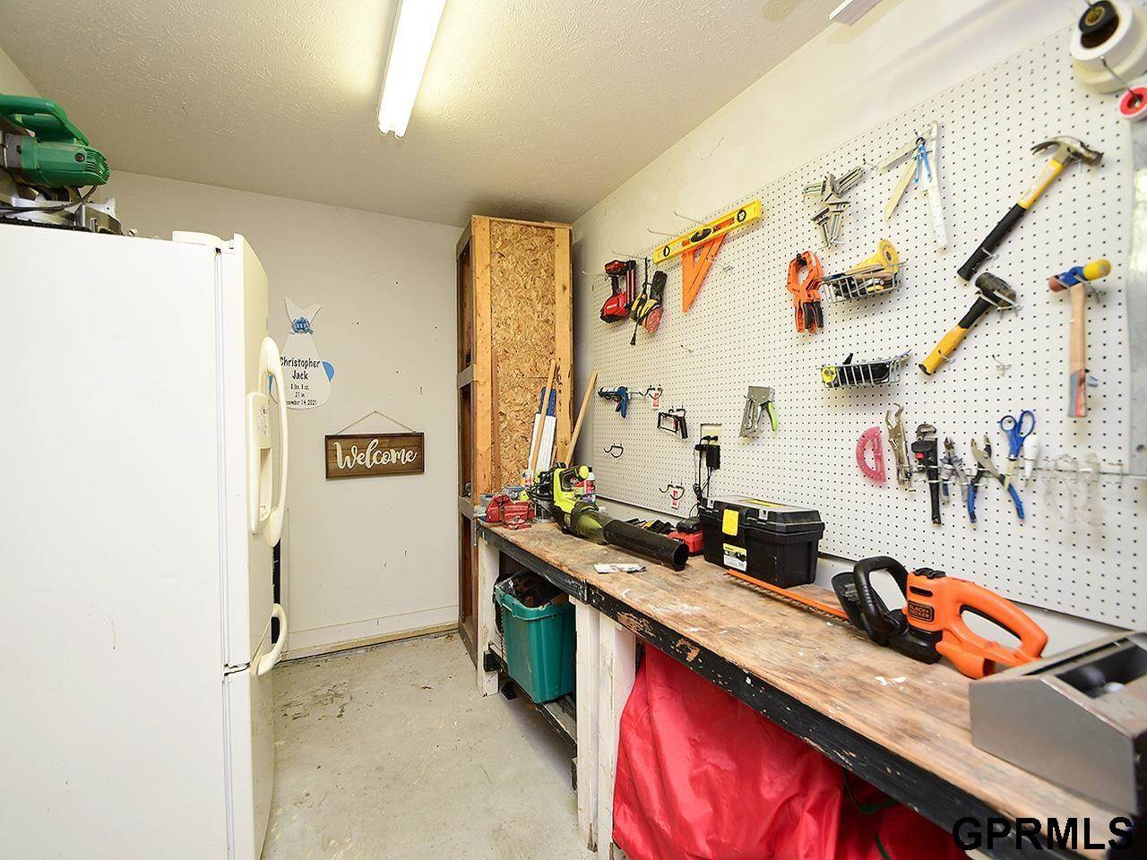 14911 Jefferson Circle, Omaha, NE 68137