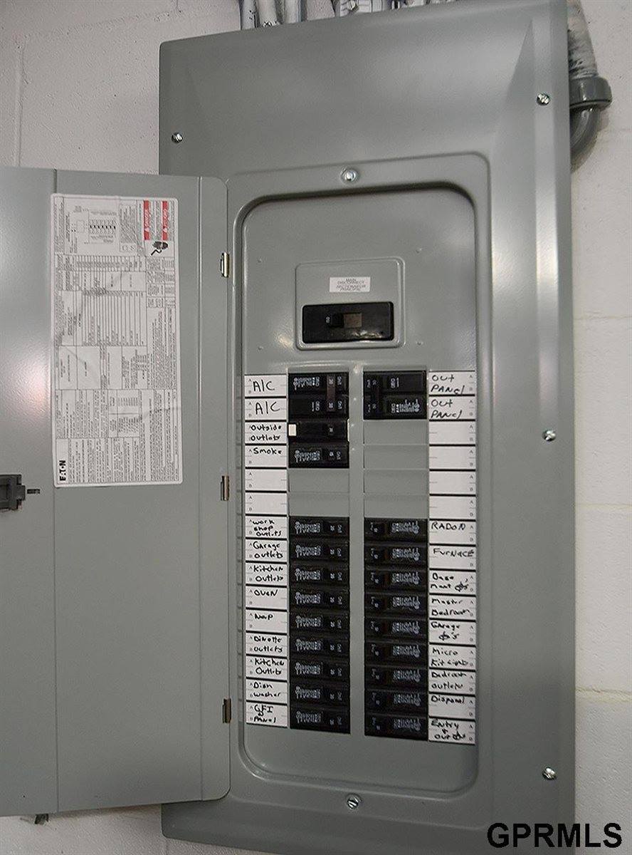 14911 Jefferson Circle, Omaha, NE 68137