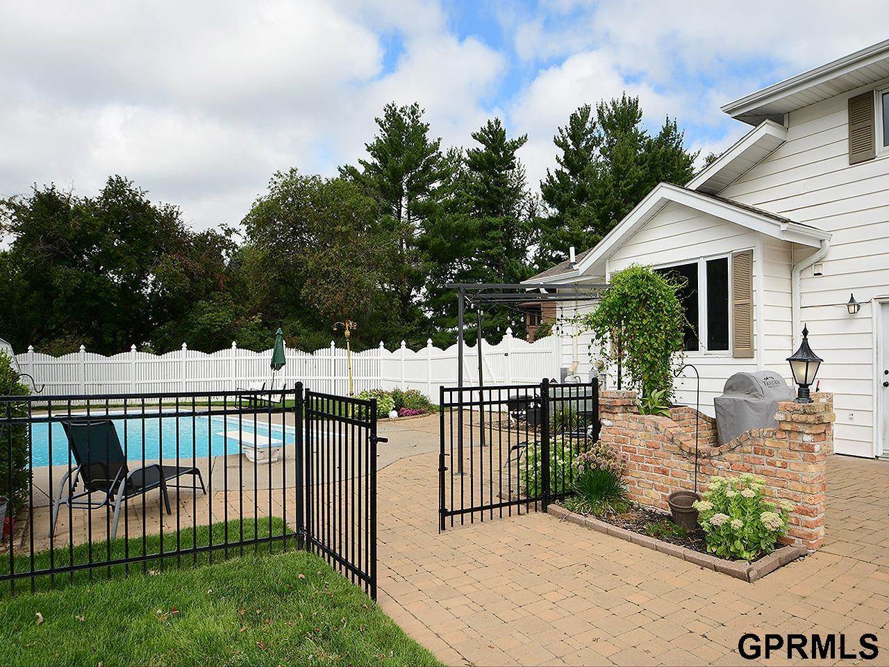 14911 Jefferson Circle, Omaha, NE 68137