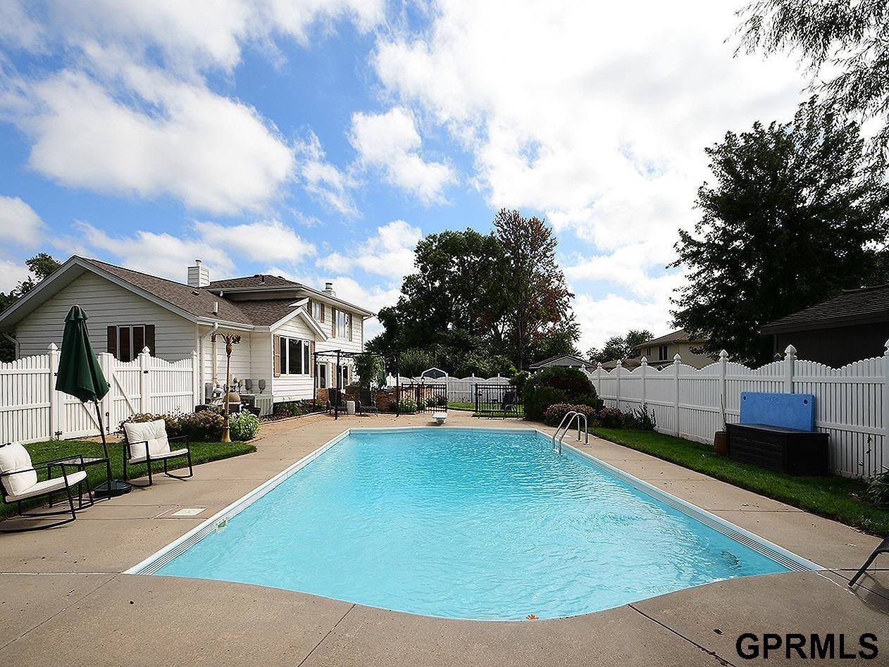 14911 Jefferson Circle, Omaha, NE 68137