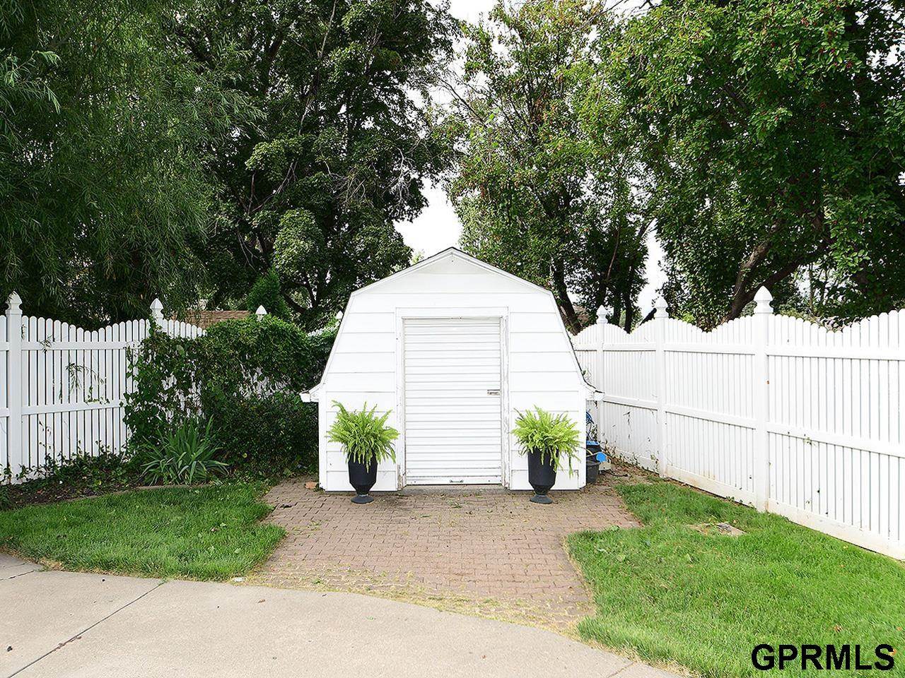 14911 Jefferson Circle, Omaha, NE 68137