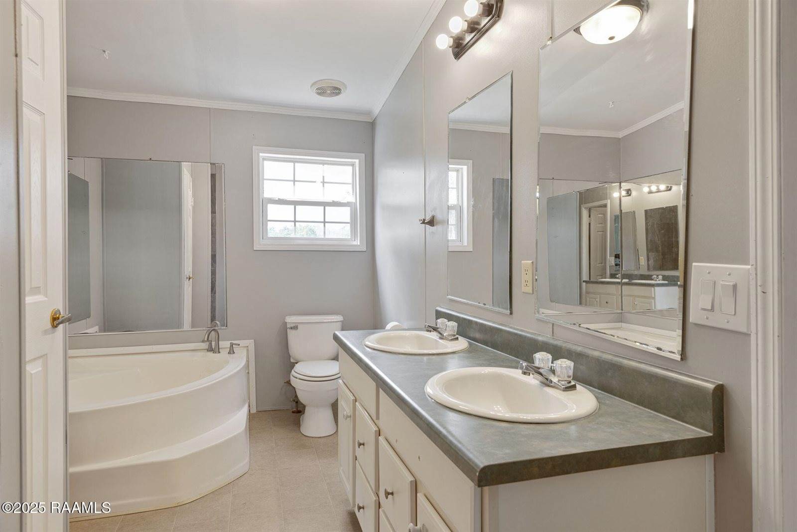 113 Simon Latour Road, Carencro, LA 70520